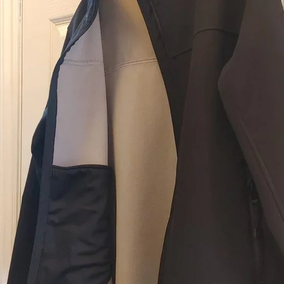 Womens Large Spring/Fall/Rain Jacket - Port Authority - Picture 5 of 5